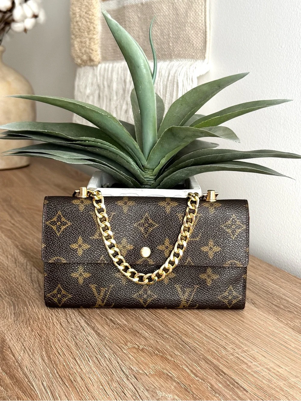 ✅AUTH✅LOUIS VUITTON WALLET ON A CHAIN